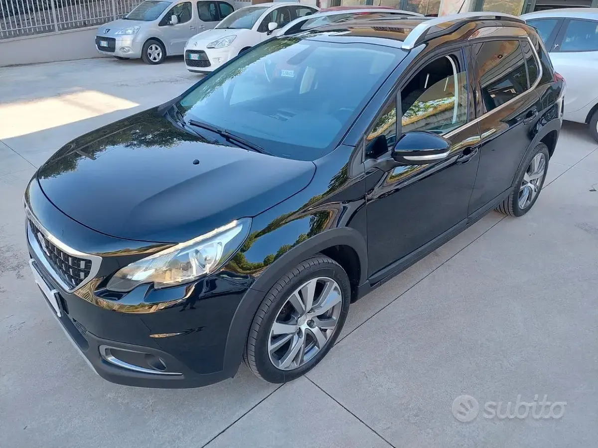 Usata Peugeot 2008 Allure 100 CV (73 kW) 2017 Nero SUV