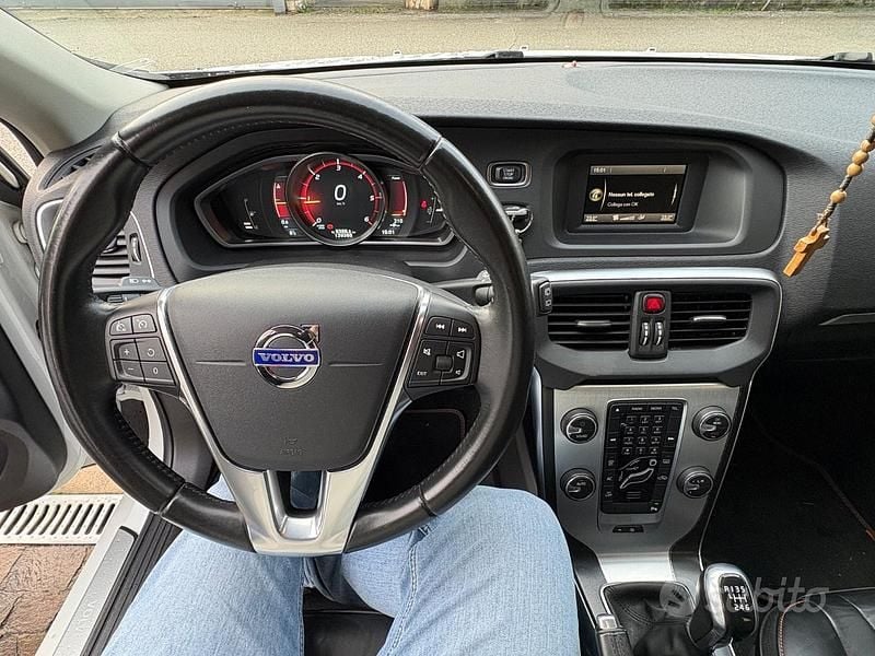 Usata Volvo V40 Ocean Race 114 CV (83 kW) 2015 Bianco Berlina