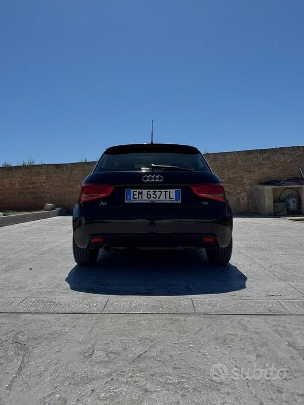 Usata Audi A1 Sportback Ambition 90 CV (66 kW) 2012 Nero Utilitaria