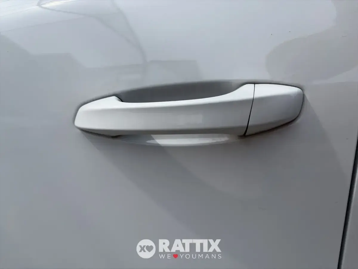 Usata Lancia Ypsilon 101 CV (74 kW) 2024 Bianco marmo Utilitaria