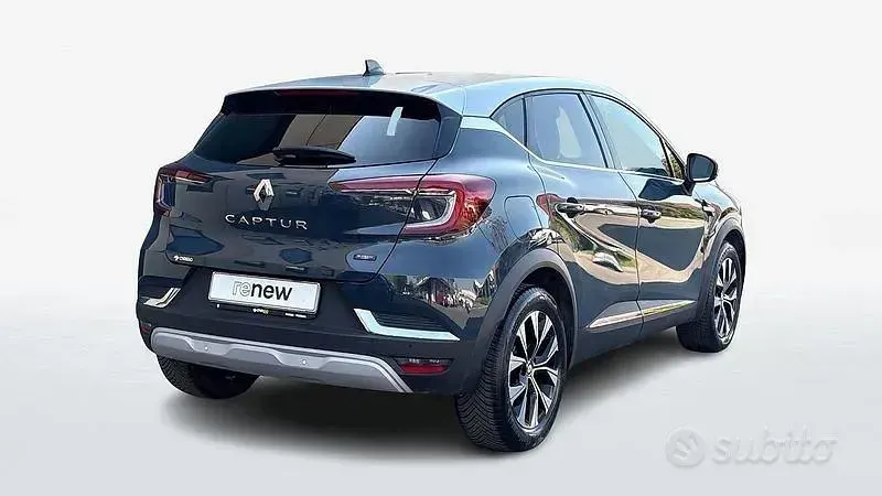 Usata Renault Captur Techno 94 CV (69 kW) 2023 Blu SUV