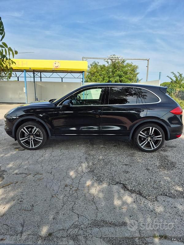 Usata Porsche Cayenne Platinum Edition 382 CV (280 kW) 2013 Nero SUV