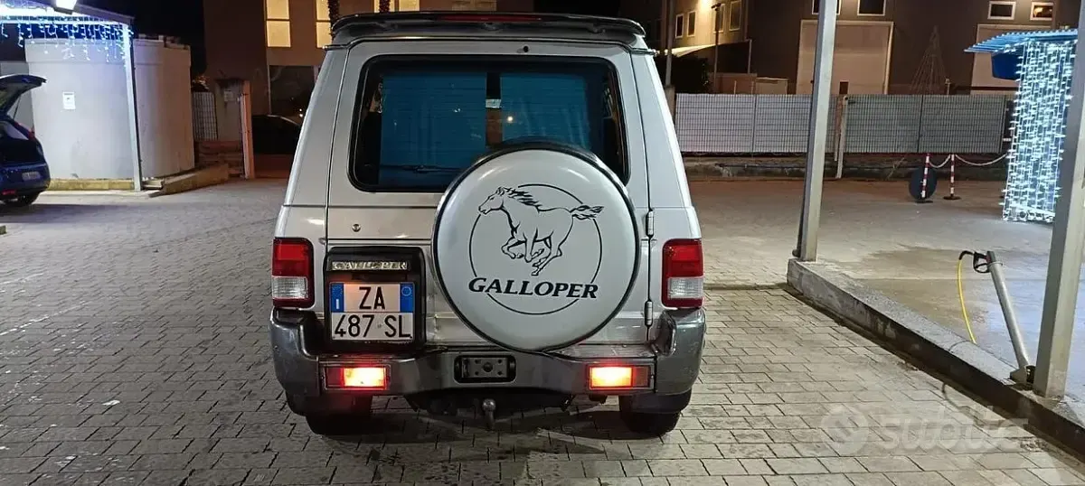 Usata Hyundai Galloper Comfort 100 CV (73 kW) 2001 Grigio SUV