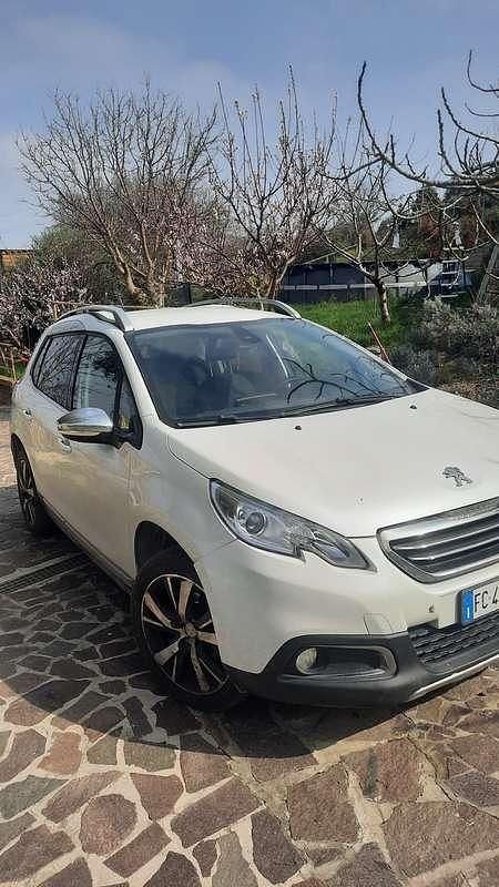 Usata Peugeot 2008 Allure 99 CV (72 kW) 2016 Bianco SUV