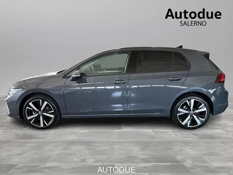 Usata VW Golf VIII Edition 116 CV (85 kW) 2024 Grigio Utilitaria