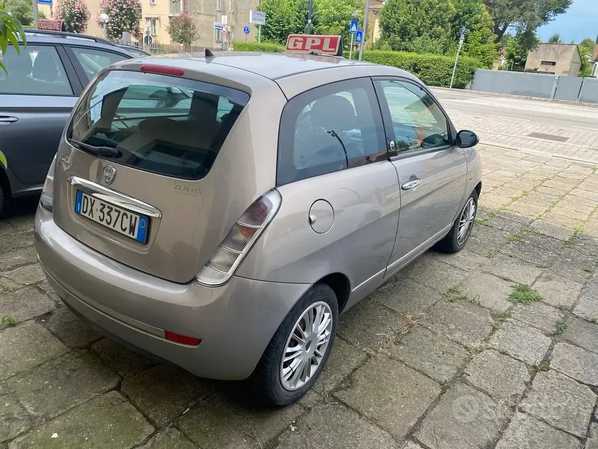 Usata Lancia Ypsilon 77 CV (56 kW) 2009 Marrone Utilitaria