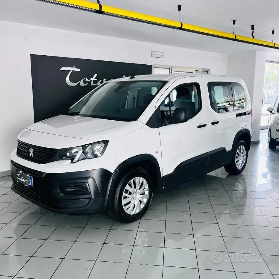 Käytetty Peugeot Rifter Active 131 HP (96 kW) 2021 Valkoinen Tila-auto