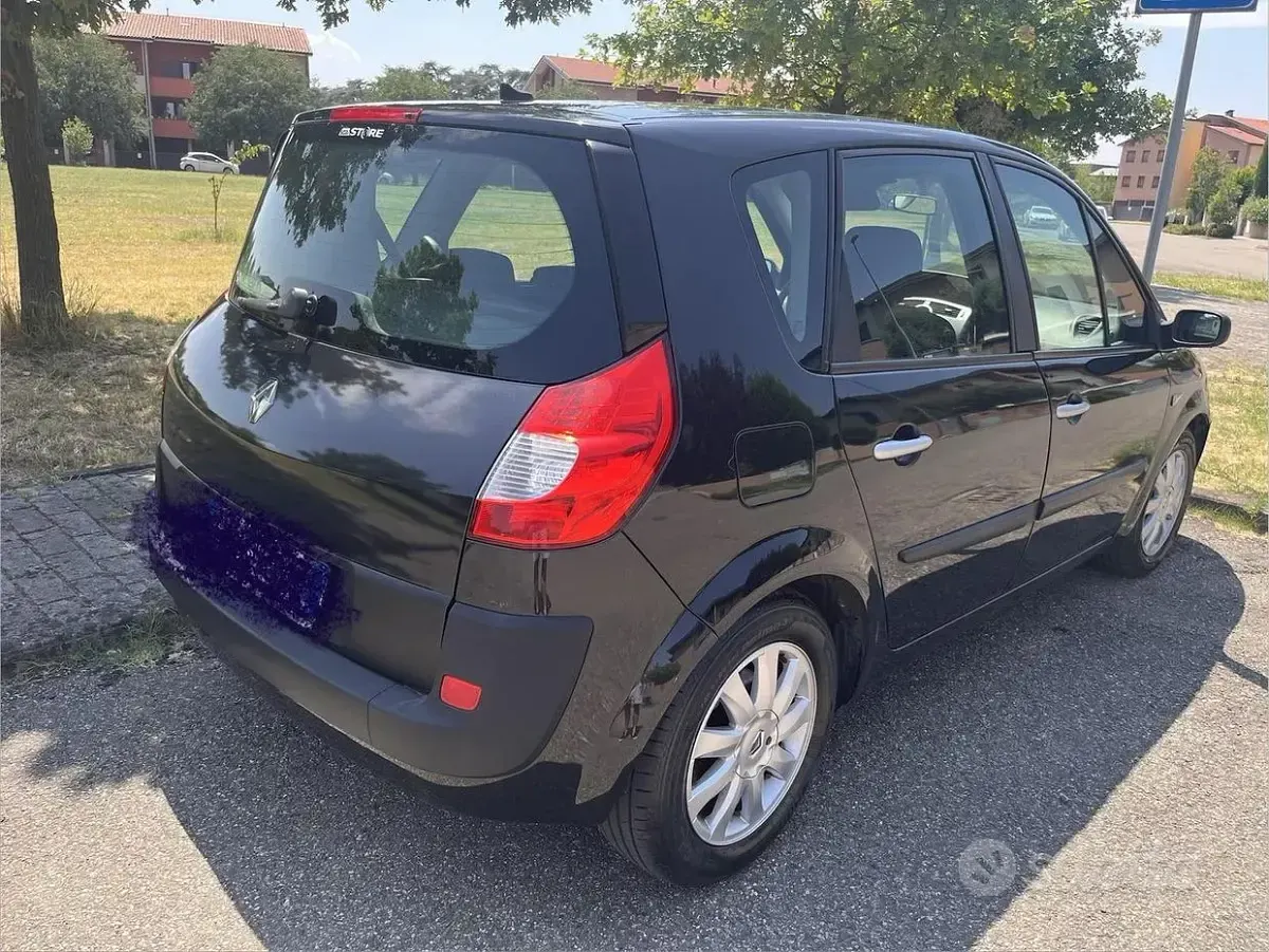 Usata Renault Scénic II 120 CV (88 kW) 2008 Nero Monovolume