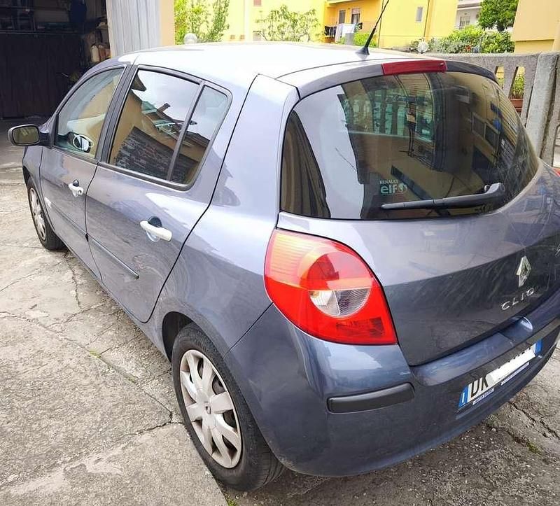 Usata Renault Clio II Rip Curl 101 CV (74 kW) 2008 Grigio Berlina