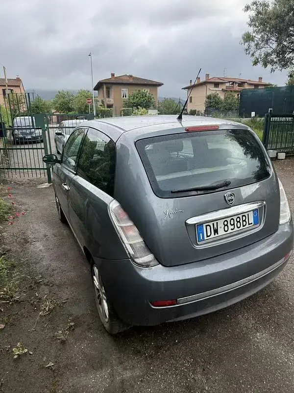 Usata Lancia Ypsilon 60 CV (44 kW) 2009 Grigio Utilitaria