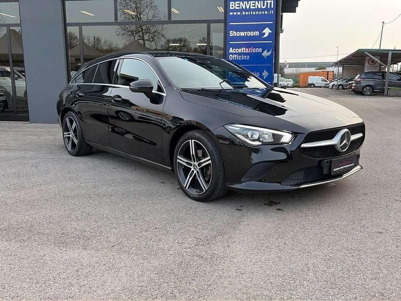 Usata Mercedes CLA180 136 CV (100 kW) 2021 Nero Berlina