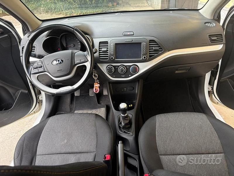 Usata Kia Picanto Active 67 CV (49 kW) 2016 Bianco Utilitaria