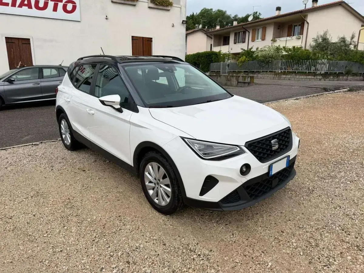 Usata Seat Arona Style 95 CV (69 kW) 2023 Bianco SUV