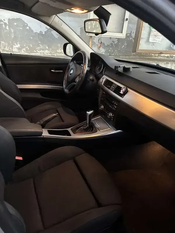 Usata BMW 320 177 CV (130 kW) 2009 Berlina