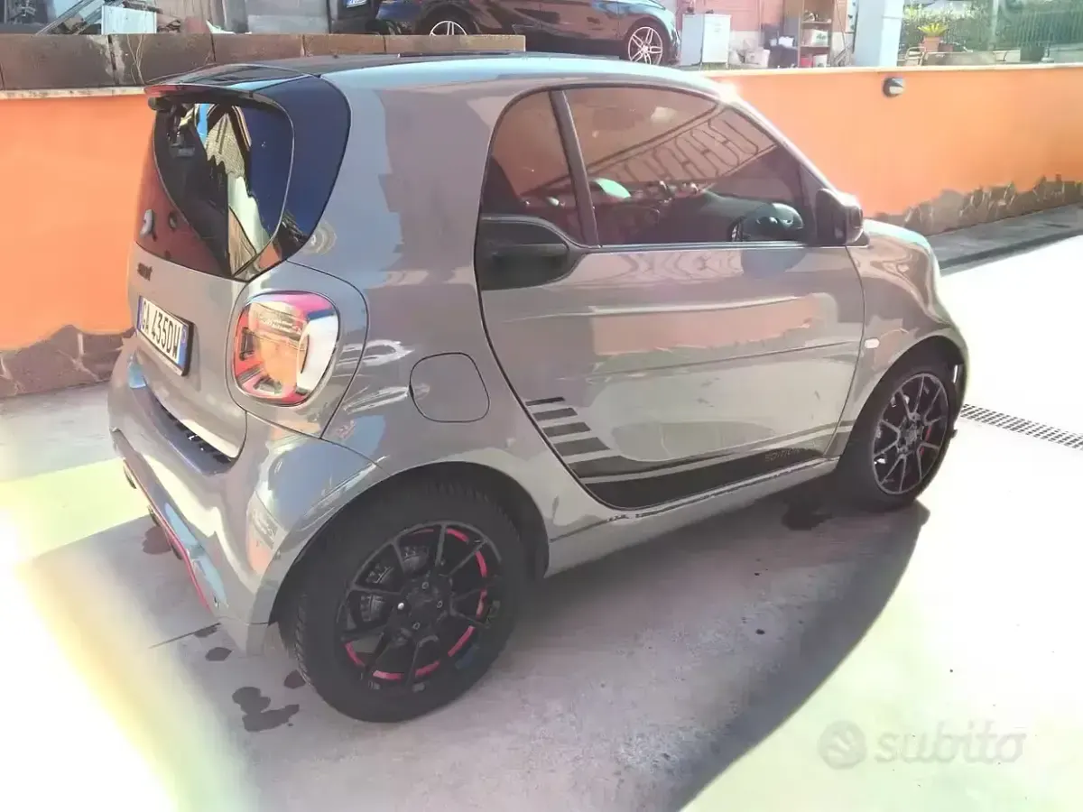 Usata Smart ForTwo Coupé 41 kW (56 CV) 2020 Grigio Utilitaria