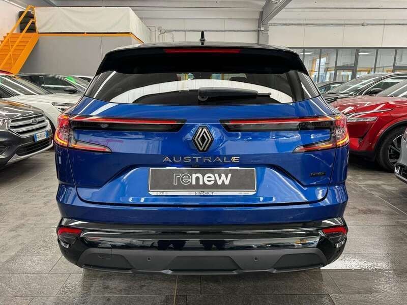 Usata Renault Austral Techno 131 CV (96 kW) 2023 Blu iron/tetto nero SUV