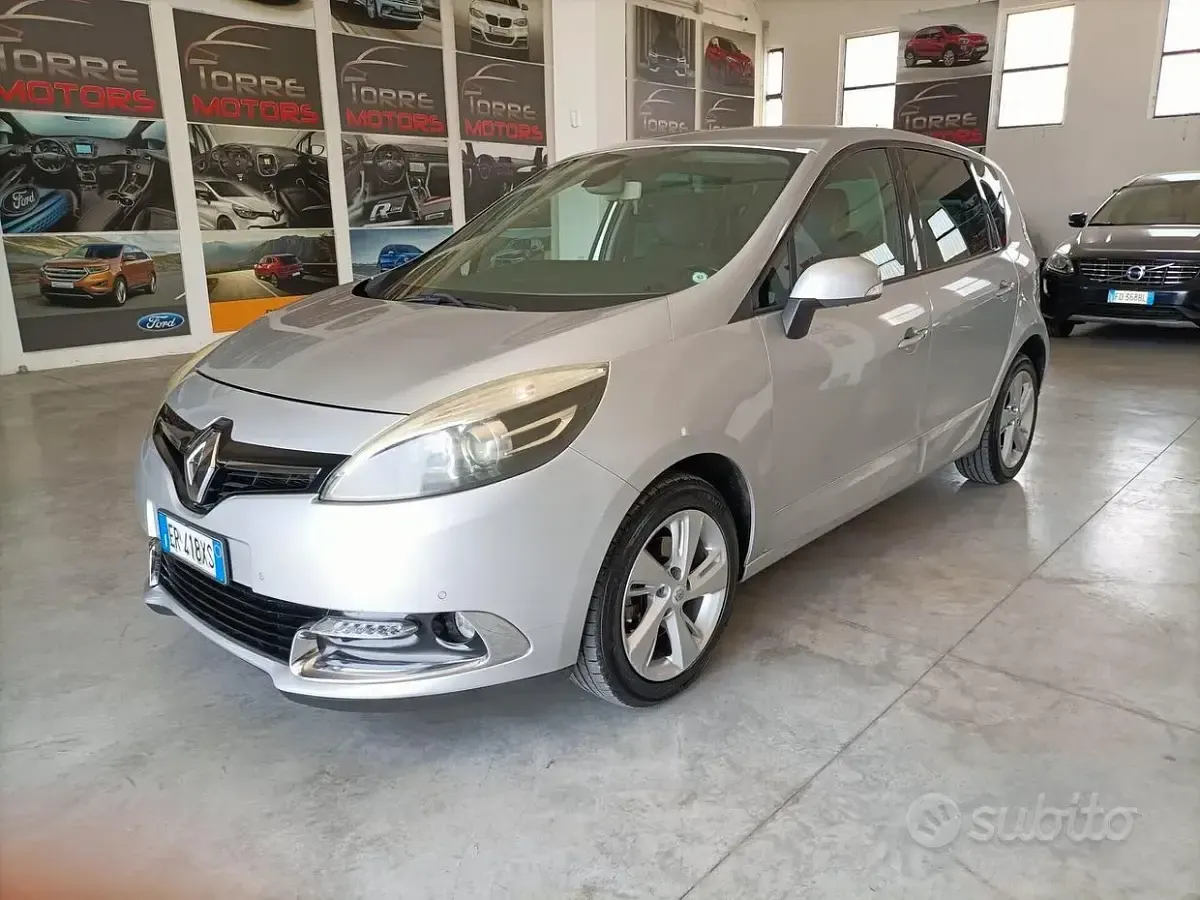 Usata Renault Scénic III XMOD 110 CV (80 kW) 2013 Grigio Monovolume