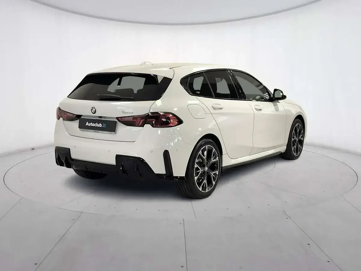 Nuova BMW 120 M Sport 163 CV (119 kW) 2026 Alpin white Utilitaria