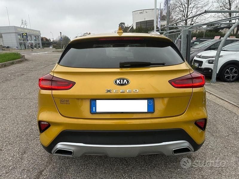 Usata Kia XCeed 140 CV (102 kW) 2019 Oro SUV