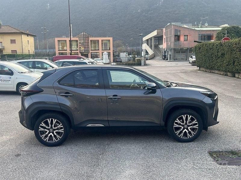 Usata Toyota Yaris Cross Business Edition 92 CV (67 kW) 2022 Antracite SUV