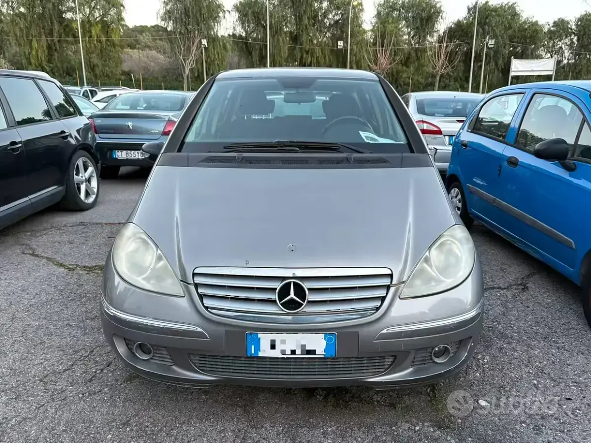 Usata Mercedes A180 Elegance 109 CV (80 kW) 2005 Marrone Berlina