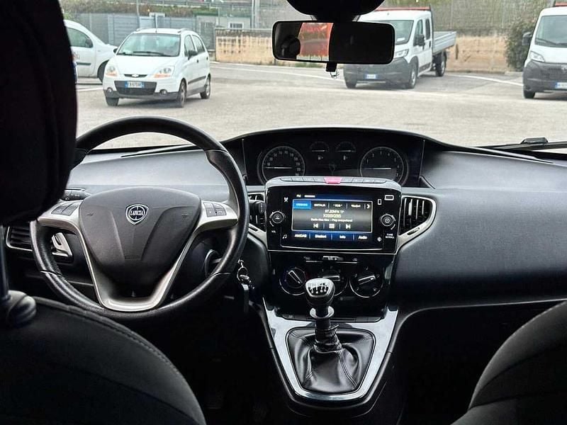 Usata Lancia Ypsilon 69 CV (50 kW) 2022 Blu Utilitaria
