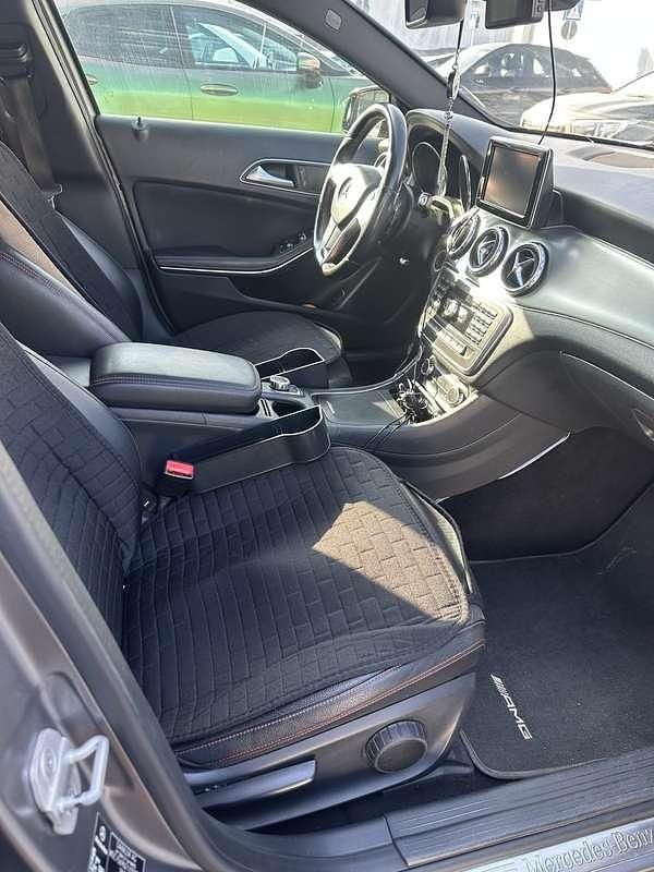 Usata Mercedes GLA200 AMG 136 CV (100 kW) 2015 Grigio SUV