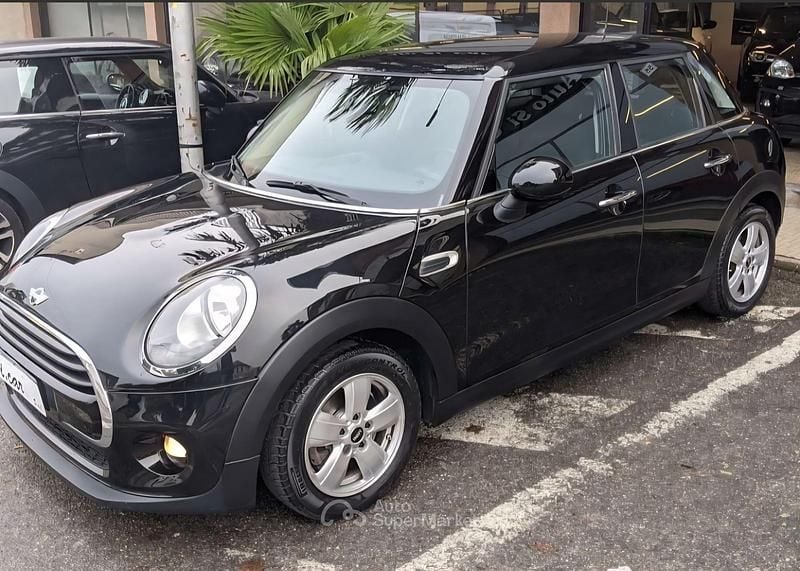 Occasion Mini Cooper D 116 ch (85 kW) 2017 Noir Citadine