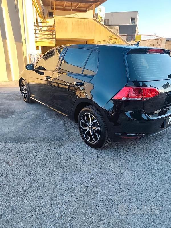 Usado VW Golf VII 110 CV (80 kW) 2016 Berlina