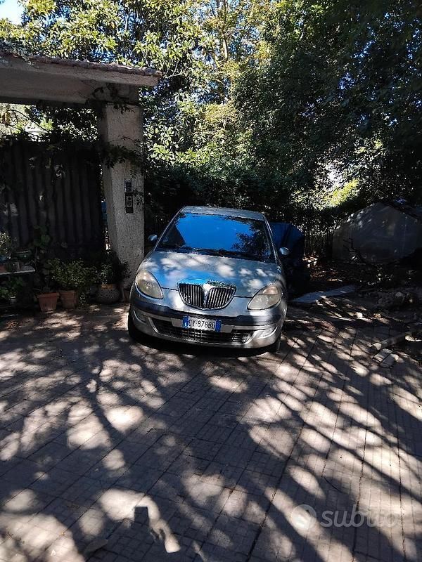 Usata 2010 Lancia Ypsilon Due volumi | 900 € - Immagine 1/1