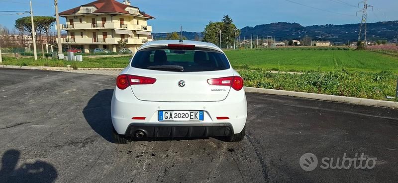 Usata Alfa Romeo Giulietta Super 120 CV (88 kW) 2020 Bianco Utilitaria