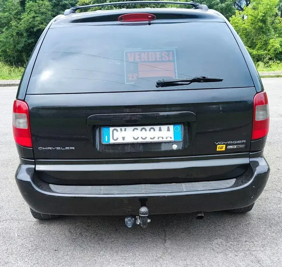 Usata Chrysler Voyager 143 CV (105 kW) 2006 Nero Monovolume