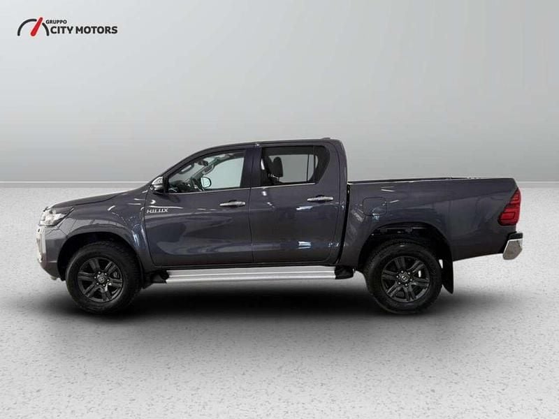 Usata Toyota HiLux Lounge 150 CV (110 kW) 2024 Grigio Pick-up