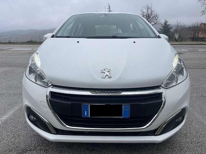 Usata Peugeot 208 Active 102 CV (75 kW) 2019 Bianco Utilitaria
