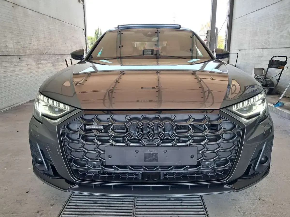 Usata Audi A8 S-Line 340 CV (250 kW) 2023 Grigio Berlina