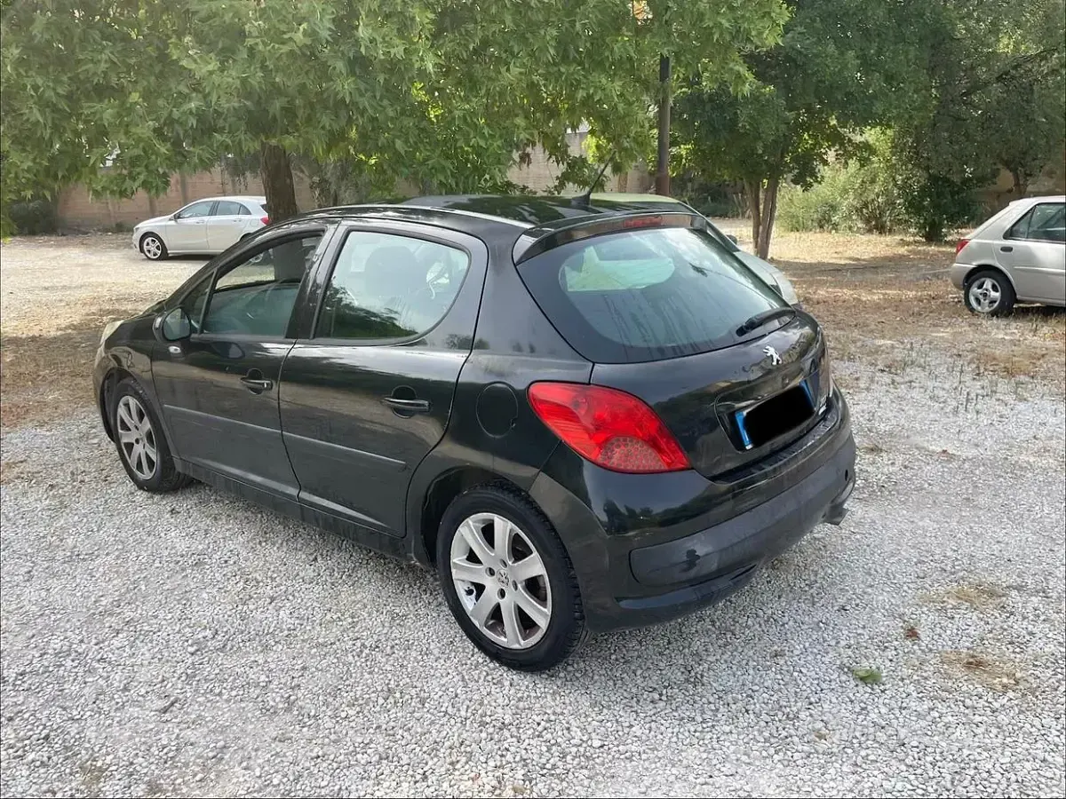 Usata Peugeot 207 90 CV (66 kW) 2007 Nero Berlina