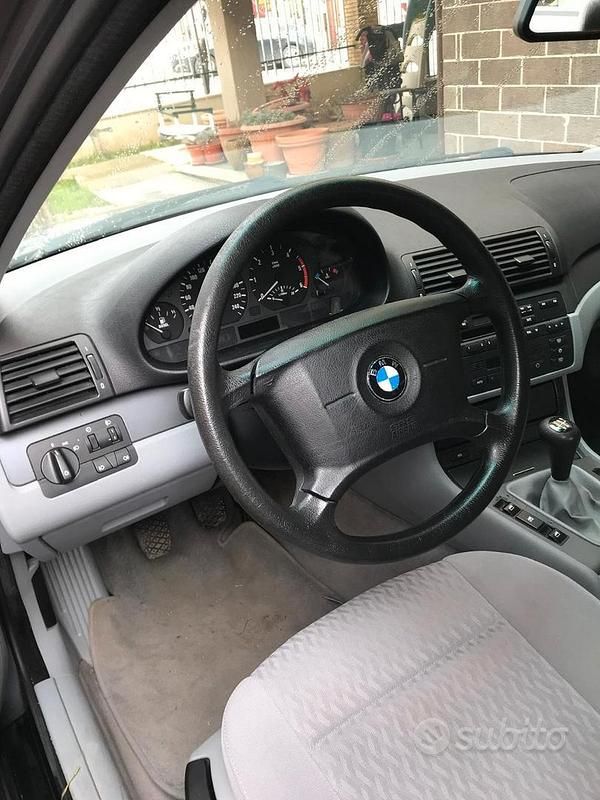 Usata BMW 2000 136 CV (100 kW) 2000 Blu Berlina