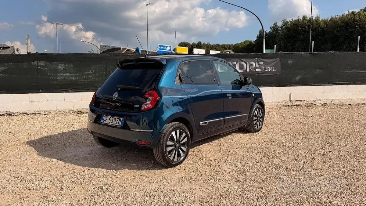 Usata Renault Twingo Intens 30 kW (42 CV) 2021 Blu Utilitaria