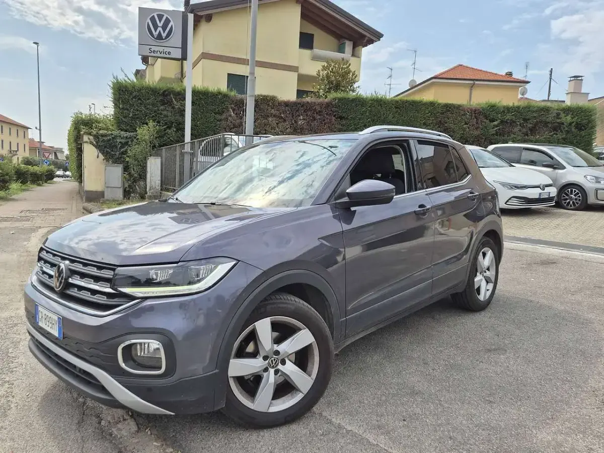 Usata VW T-Cross Advance 110 CV (80 kW) 2023 Smoky gray met SUV