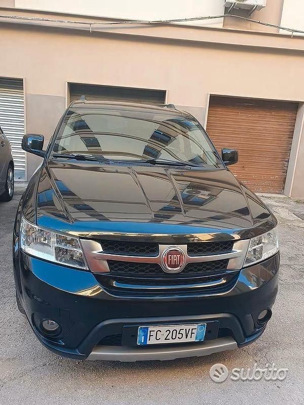 Nero Usata 2016 Fiat Freemont SUV | 11.000 € (Cara) - Immagine 1/4