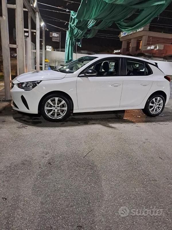 Usata Opel Corsa Edition 100 CV (73 kW) 2022 Bianco Utilitaria
