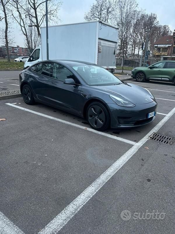Usata Tesla Model 3 2023 Grigio Berlina