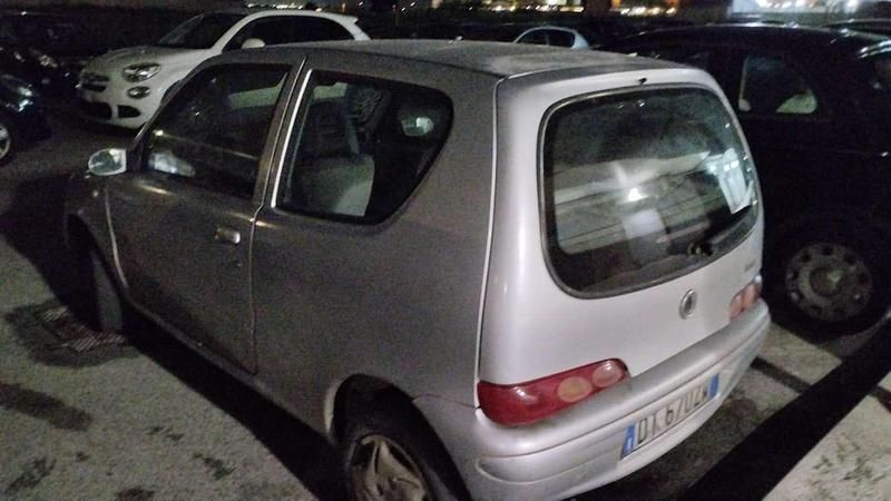 Usata Fiat 600 Anniversary 54 CV (39 kW) 2008 Argento Utilitaria