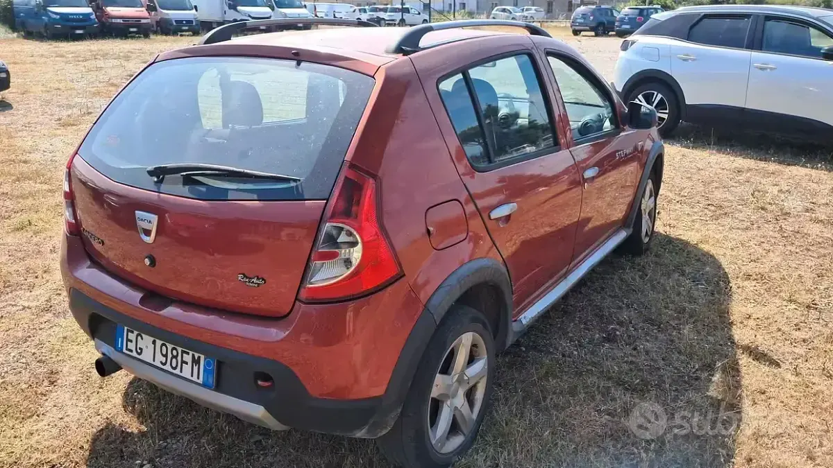 Usata Dacia Sandero Stepway 84 CV (61 kW) 2011 Rosso Berlina