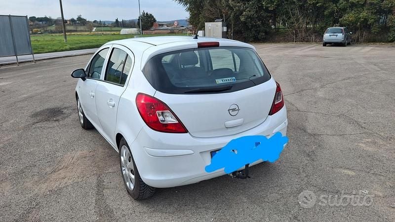 Usata Opel Corsa 58 CV (42 kW) 2009 Bianco Utilitaria