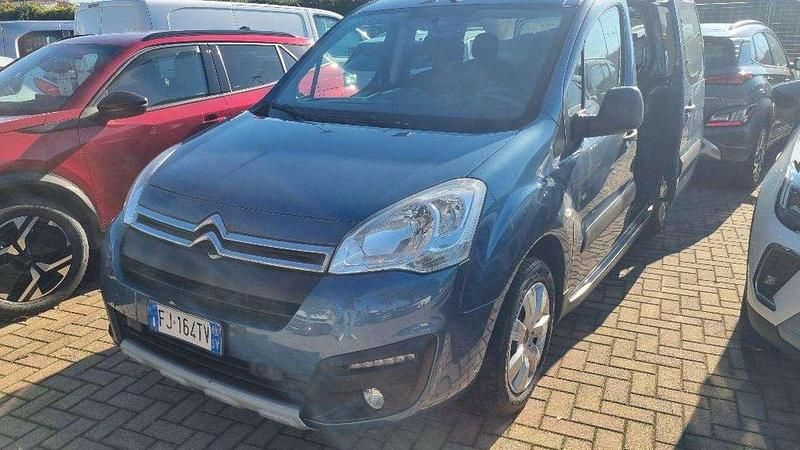 Usata Citroën Berlingo Feel 99 CV (72 kW) 2017 Blu Monovolume