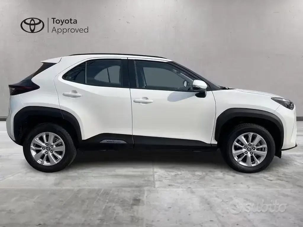 Usata Toyota Yaris Cross Active 92 CV (67 kW) 2024 Bianco SUV