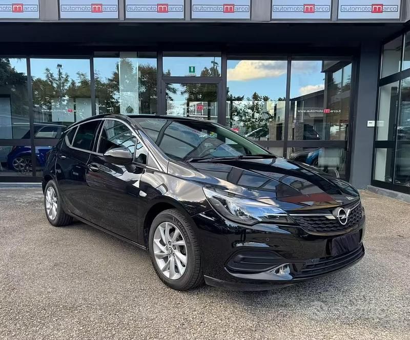 Usata Opel Astra Elegance 122 CV (89 kW) 2021 Nero Berlina