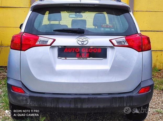 Usata Toyota RAV4 Active 123 CV (90 kW) 2014 Argento SUV