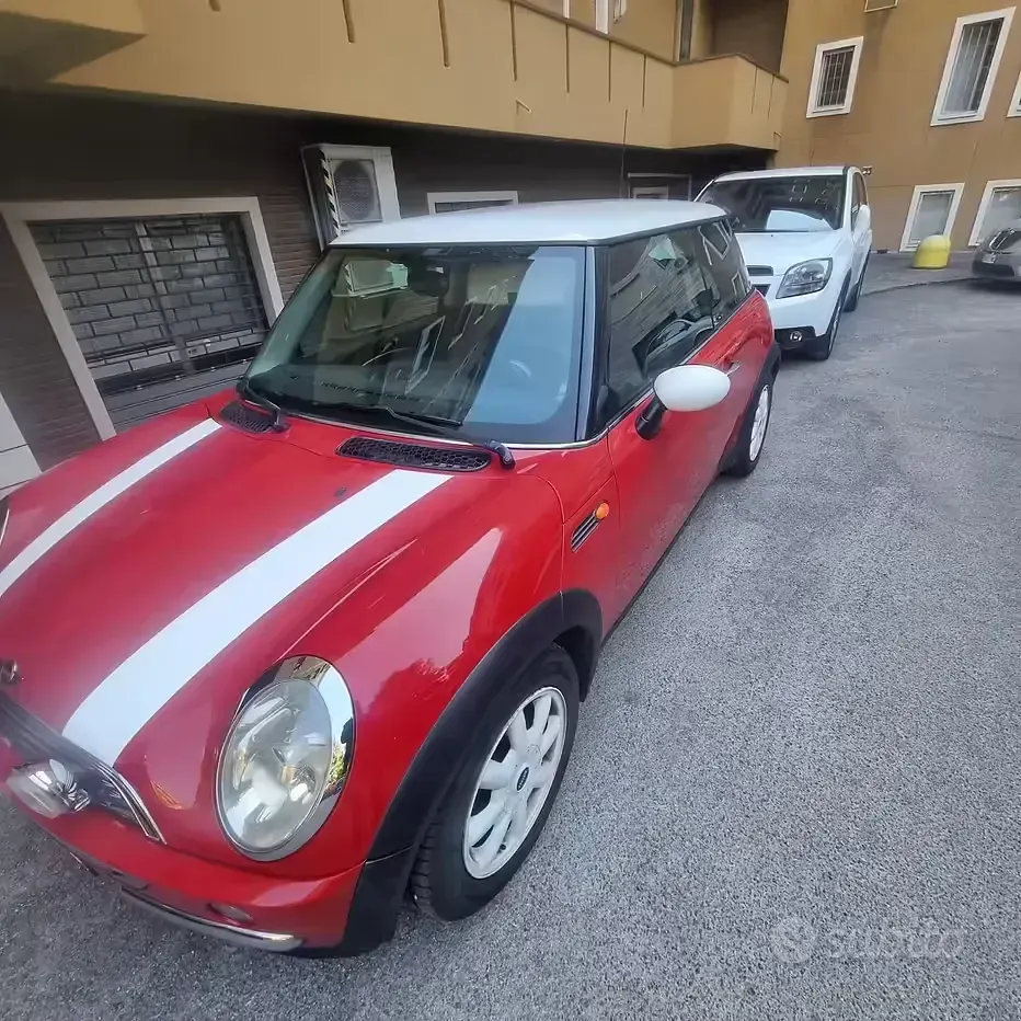 Usata Mini ONE 90 CV (66 kW) 2003 Rosso Utilitaria